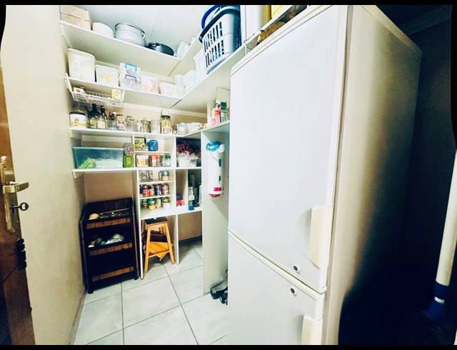 3 BEDROOM FREEHOLD FOR SALE IN BRACKENHURST